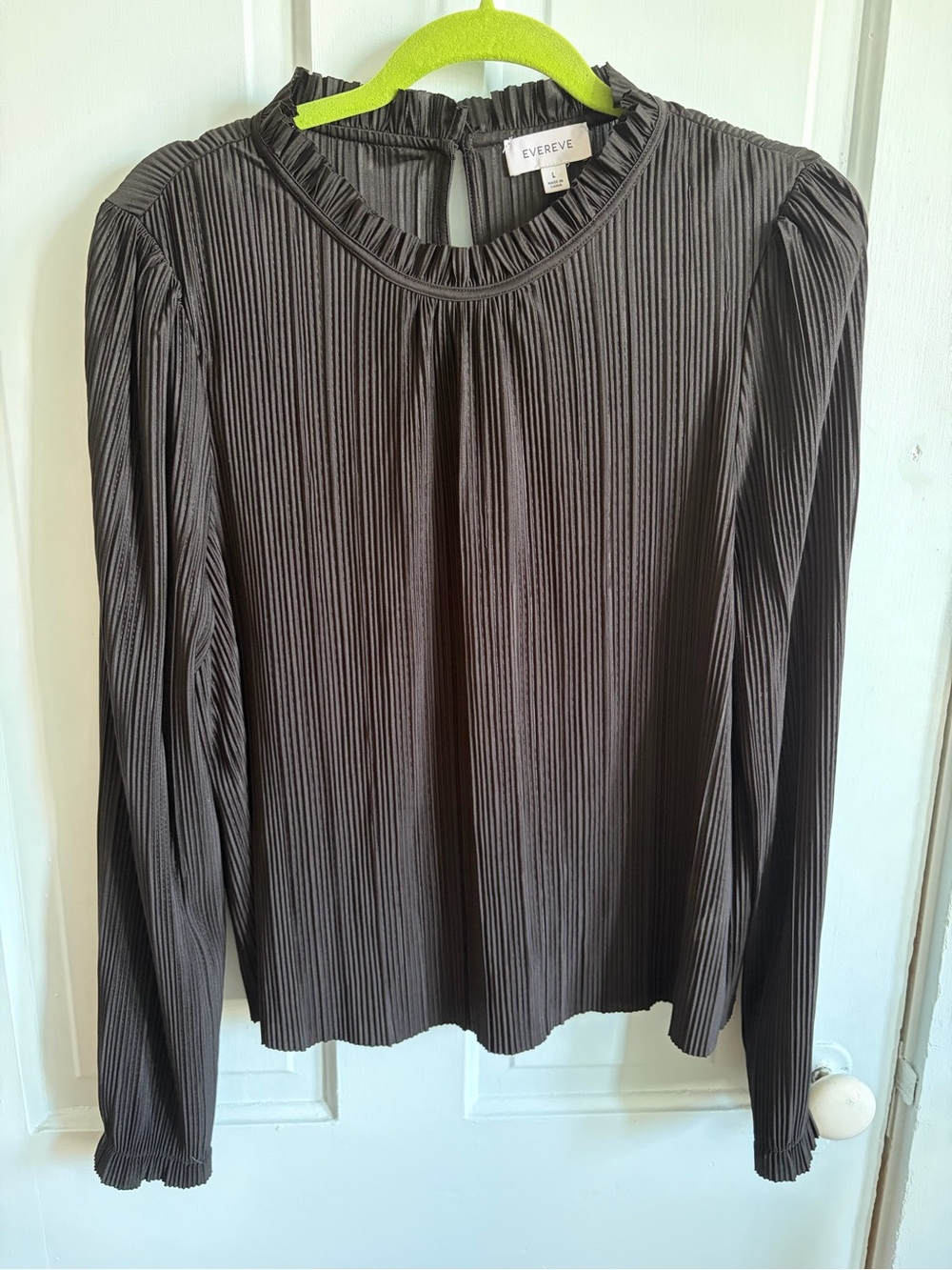 Evereve Black Pleated Long Sleeve Ruffle-Neck Top